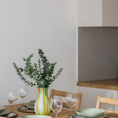 Beautiful & Bright Walowa With Balcony By Renters *