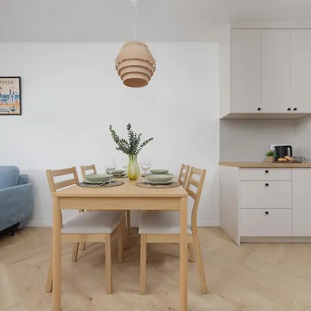 Beautiful & Bright Walowa With Balcony By Renters 华沙