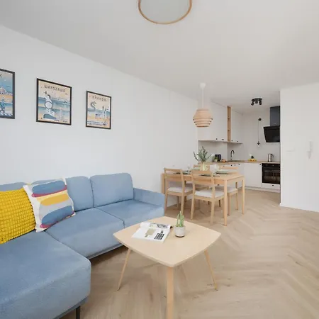Beautiful & Bright Walowa With Balcony By Renters * Varsó