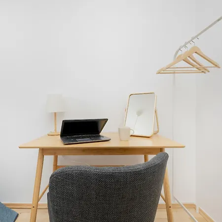 Beautiful & Bright Walowa With Balcony By Renters * Warschau