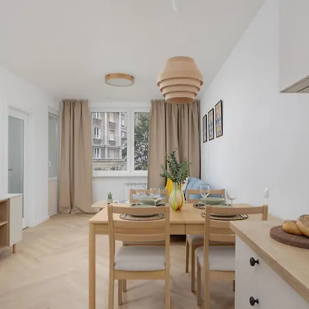 Apartment Beautiful & Bright Walowa With Balcony By Renters