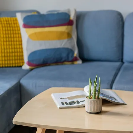 Beautiful & Bright Walowa With Balcony By Renters Apartment *