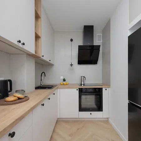 Beautiful & Bright Walowa With Balcony By Renters Apartment Warschau