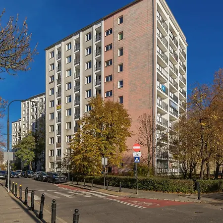 Beautiful & Bright Walowa With Balcony By Renters *